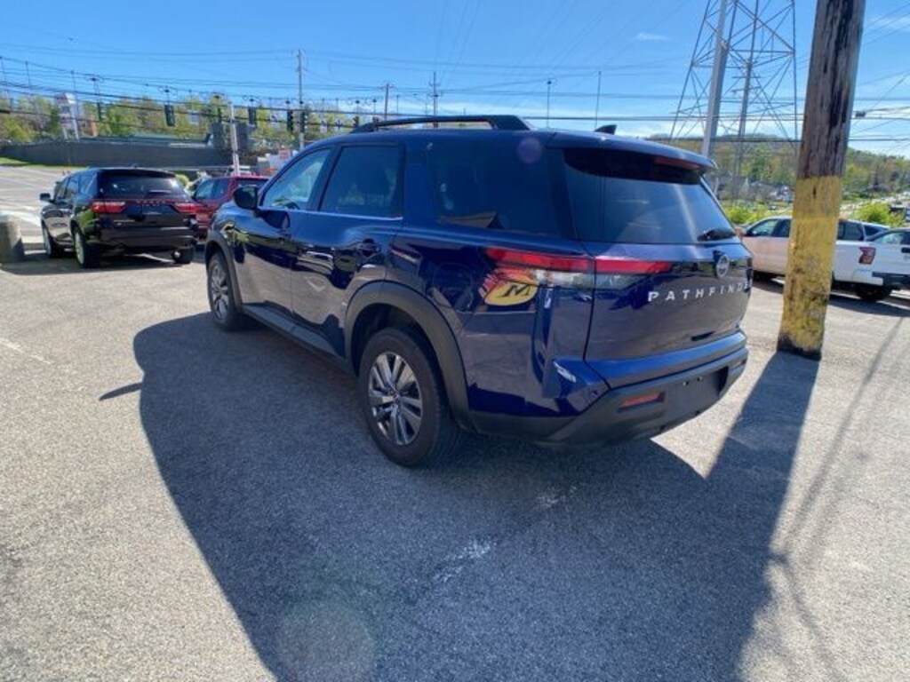 Certified 2025 Nissan Pathfinder SV SUV