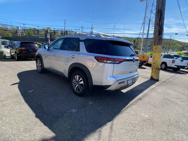 2023 Nissan Pathfinder SL - Photo 3