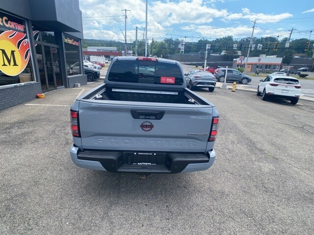 2023 Nissan Frontier PRO-4X photo 3