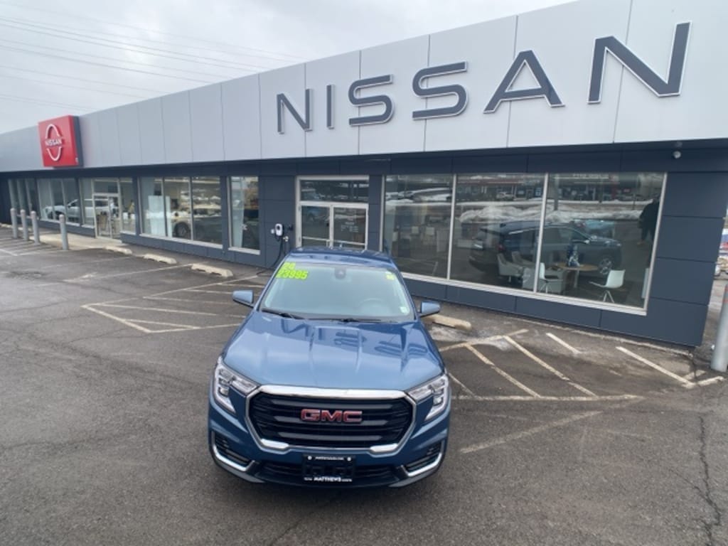 Used 2024 GMC Terrain SLE SUV