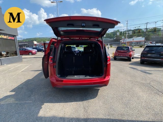 Additional photo of vehicle.