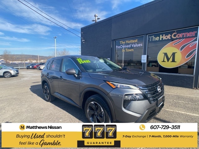 2025 Nissan Rogue SV's photo