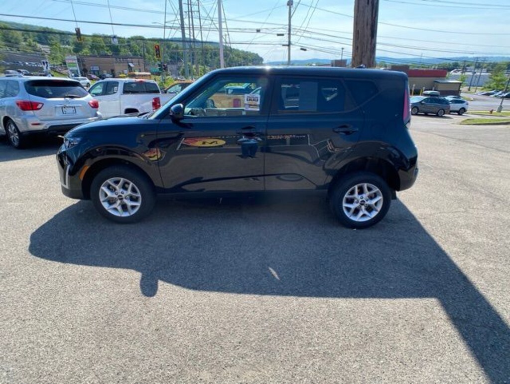 Used 2024 Kia Soul LX Hatchback