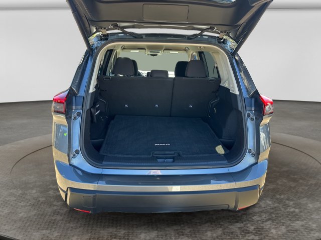 Additional photo of vehicle.