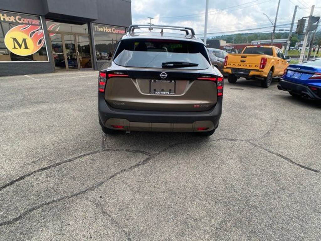 Used 2025 Nissan Kicks SR SUV