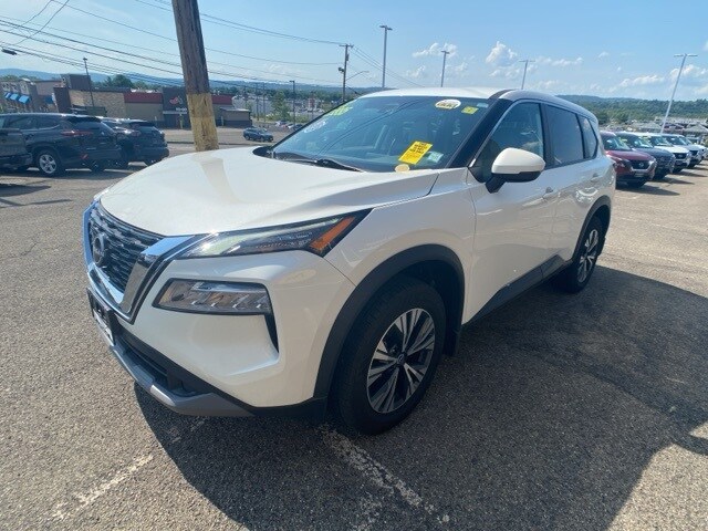 2022 Nissan Rogue SV photo 3