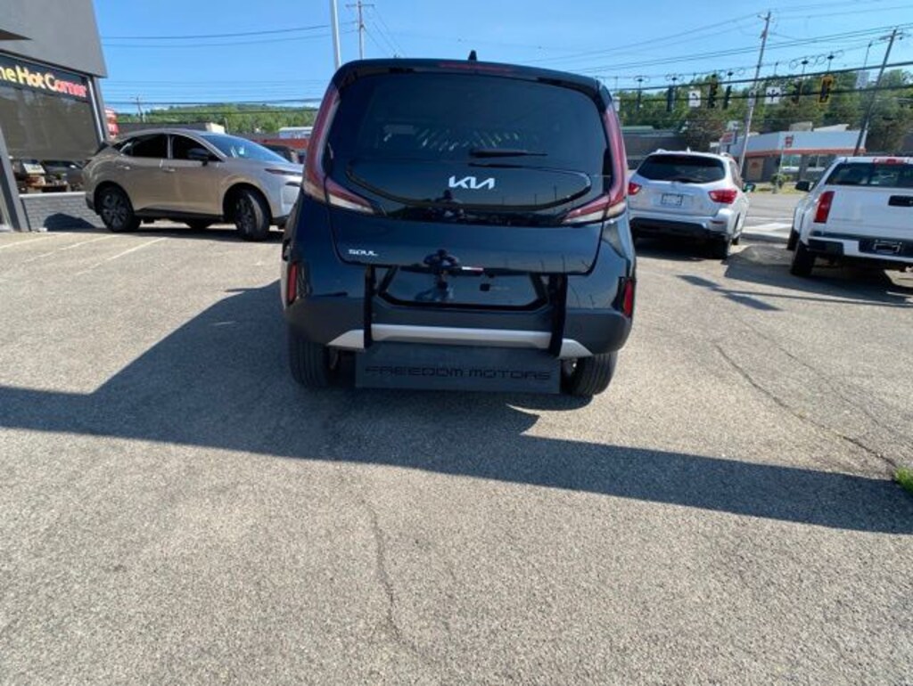 Used 2024 Kia Soul LX Hatchback