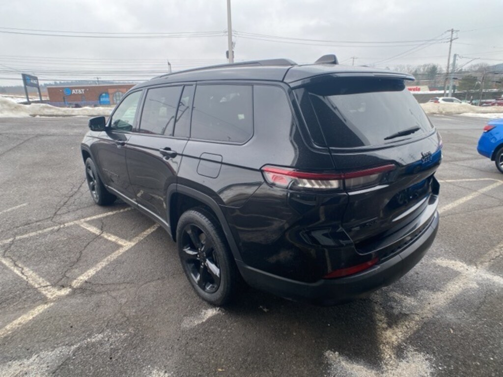Used 2023 Jeep Grand Cherokee L Laredo SUV