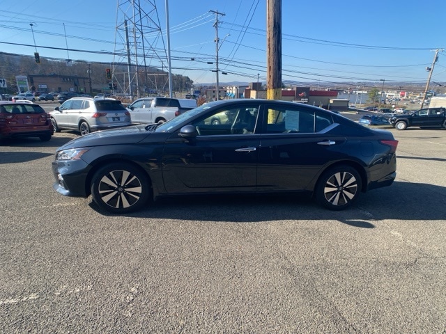 2022 Nissan Altima 2.5 SV photo 2