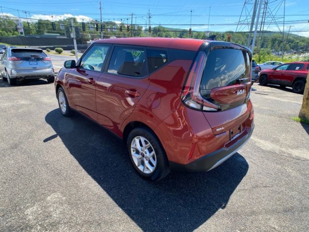 Used 2023 Kia Soul LX Hatchback