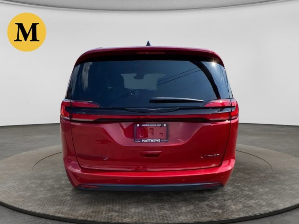 Used 2025 Chrysler Pacifica Limited Minivan/Van