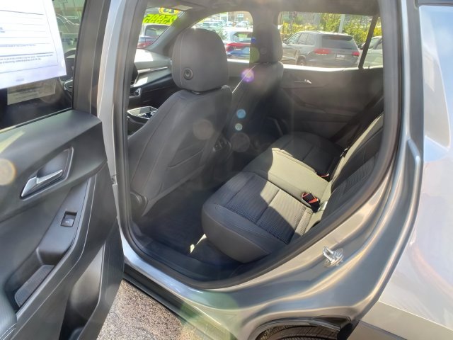 Additional photo of vehicle.