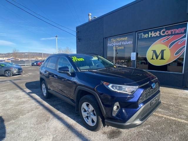 2020 Toyota RAV4 XLE's photo