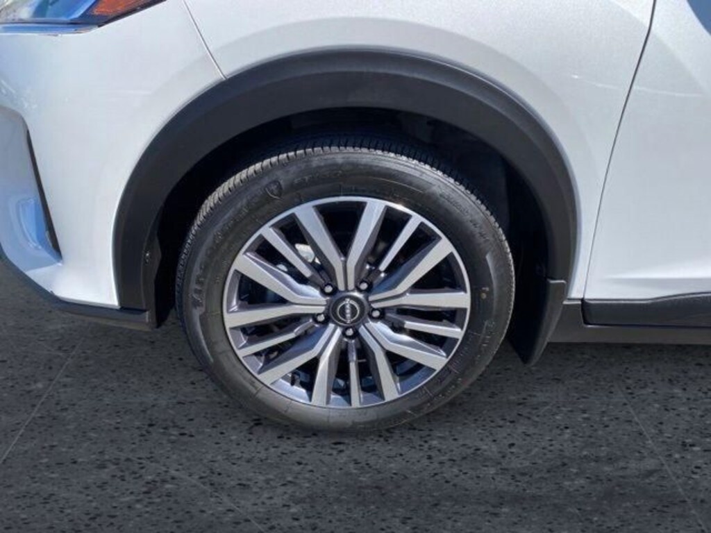 Used 2024 Nissan Kicks SV SUV