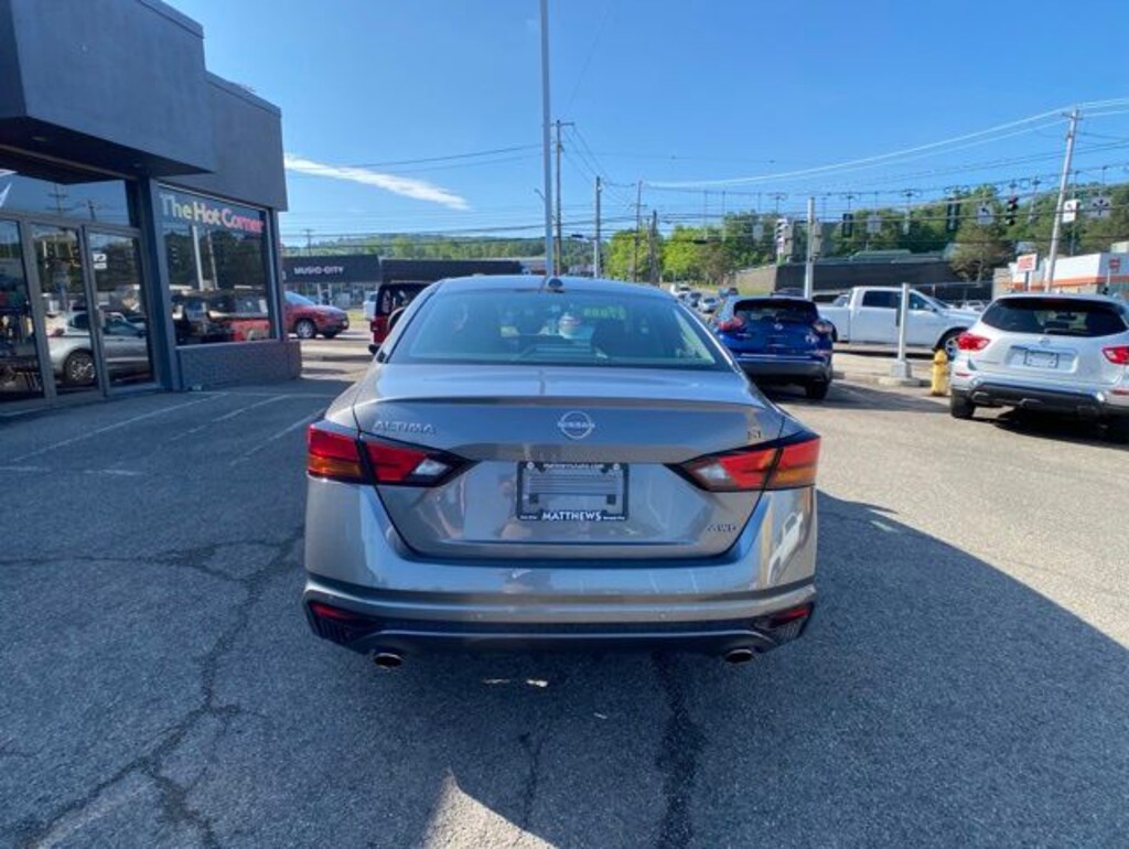 Certified 2025 Nissan Altima SL Sedan