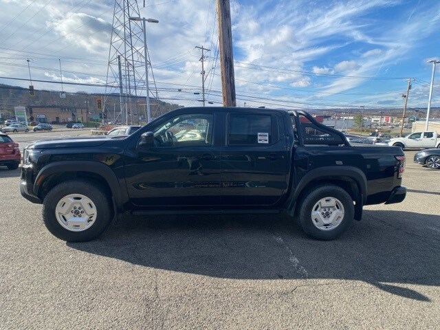 2024 Nissan Frontier Hardbody Edition photo 3