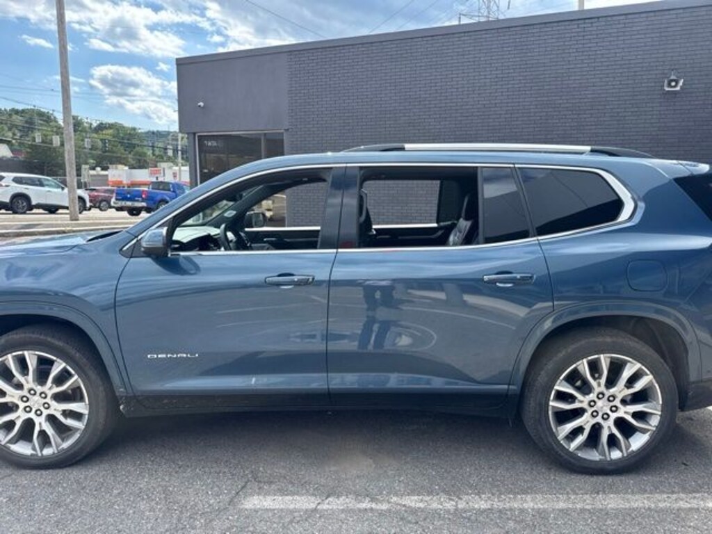 Used 2025 GMC Acadia Denali SUV