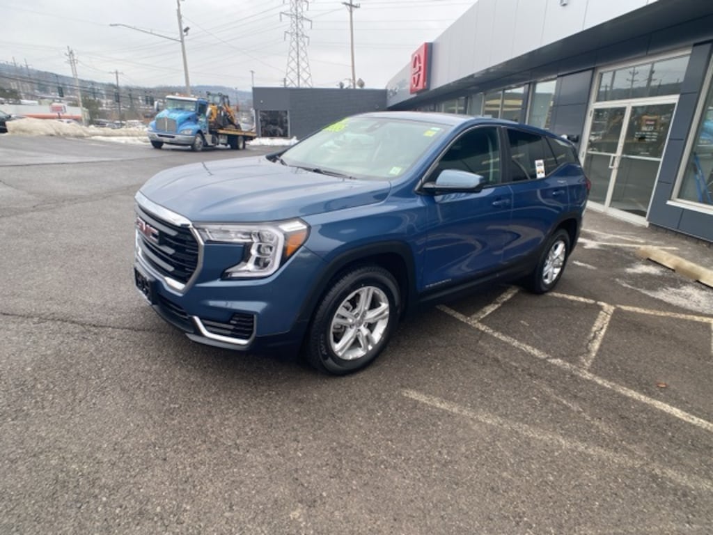 Used 2024 GMC Terrain SLE SUV
