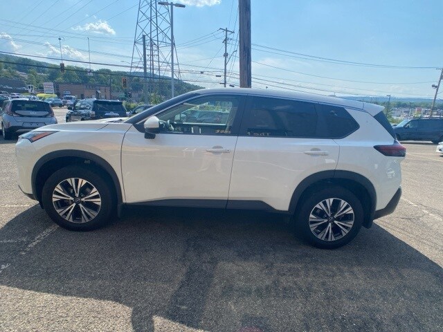 2022 Nissan Rogue SV photo 4