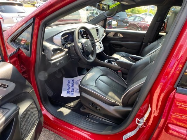 Additional photo of vehicle.