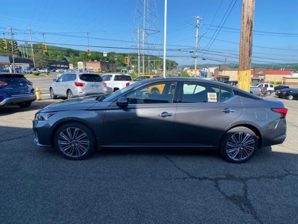 Certified 2025 Nissan Altima SL Sedan