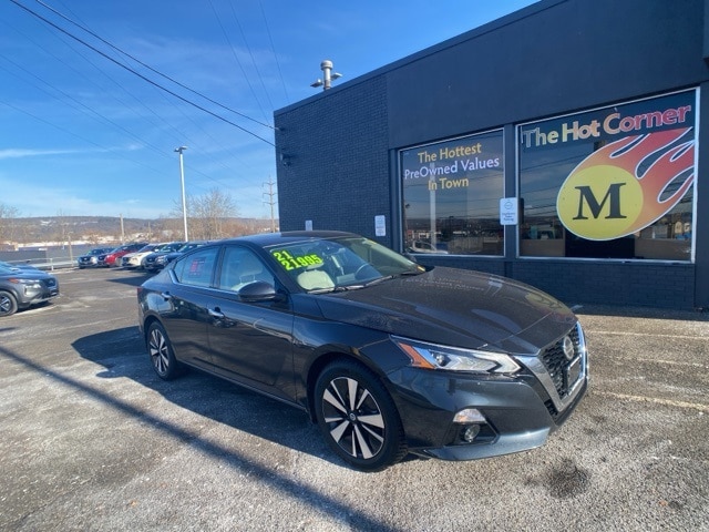 2021 Nissan Altima SL's photo