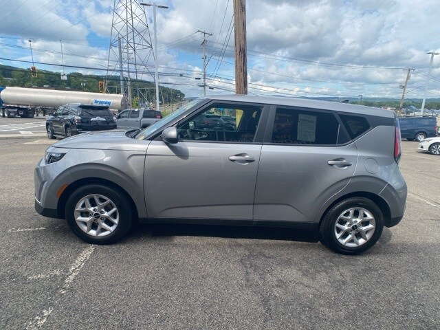 2023 Kia Soul LX photo 4