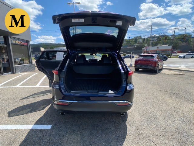 Additional photo of vehicle.