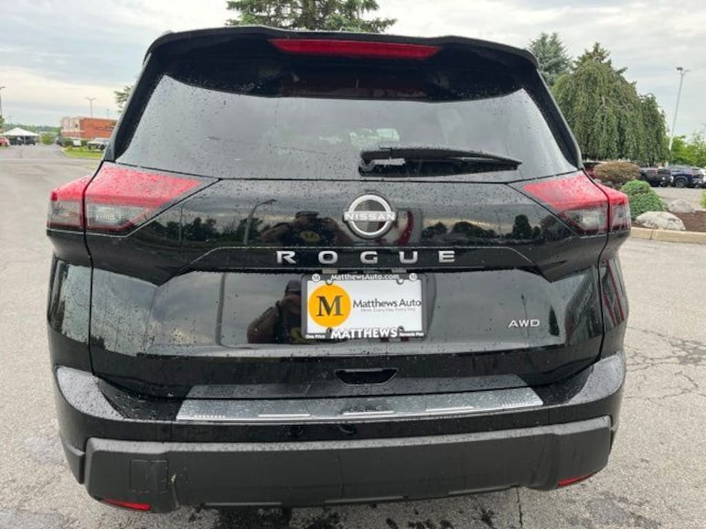 New 2026 Nissan Rogue SV SUV