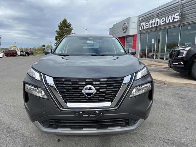Used 2022 Nissan Rogue SV with VIN 5N1BT3BB7NC675961 for sale in Liverpool, NY