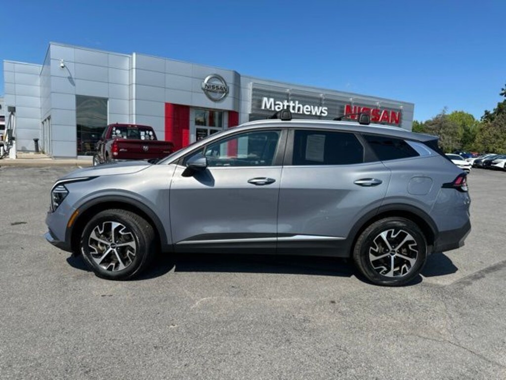 Used 2024 Kia Sportage EX SUV