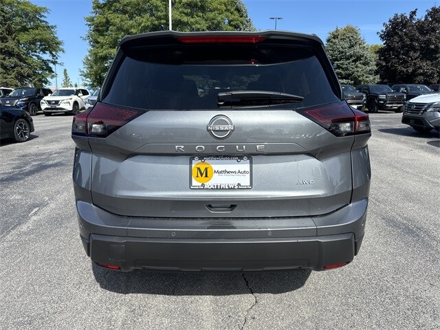 2026 Nissan Rogue S photo 4