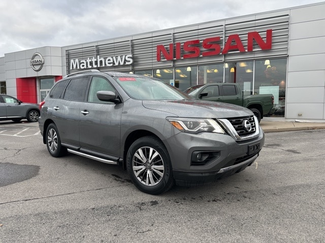2020 Nissan Pathfinder SV