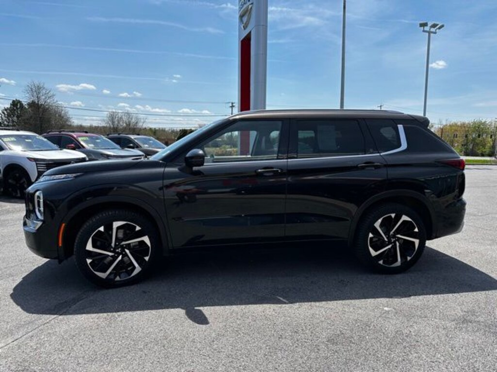 Used 2023 Mitsubishi Outlander SEL SUV