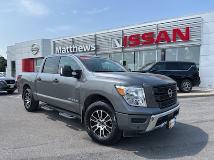 2024 Nissan Titan SV Truck Crew Cab