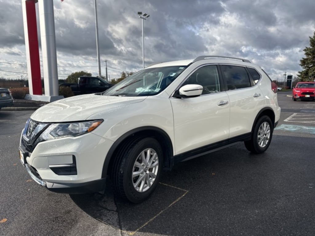 Used 2017 Nissan Rogue SV SUV