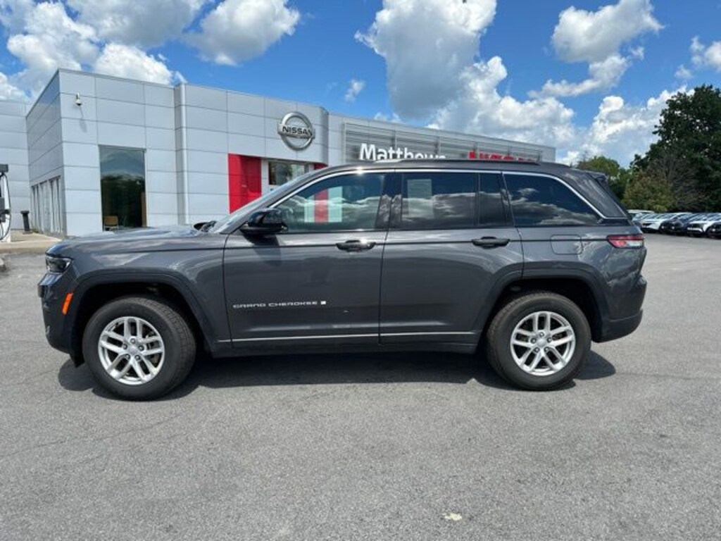 Used 2025 Jeep Grand Cherokee Laredo SUV