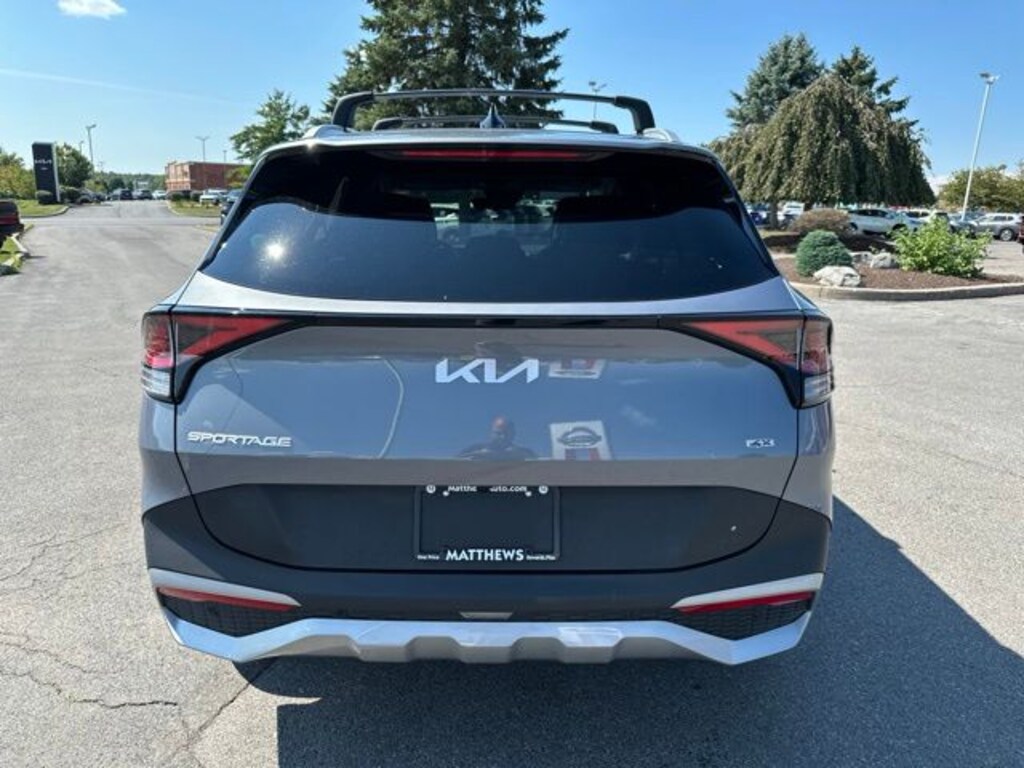 Used 2024 Kia Sportage EX SUV