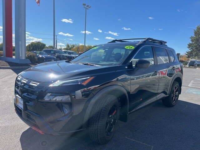 2026 Nissan Rogue SV photo 2