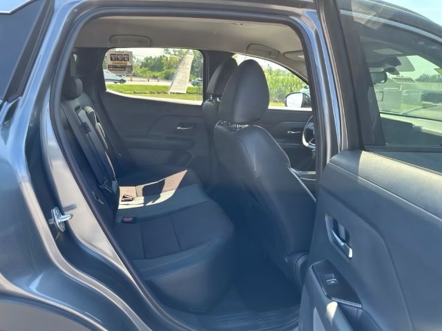 Additional photo of vehicle.