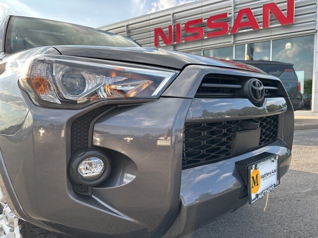 2022 Toyota 4Runner SR5 Premium photo 2