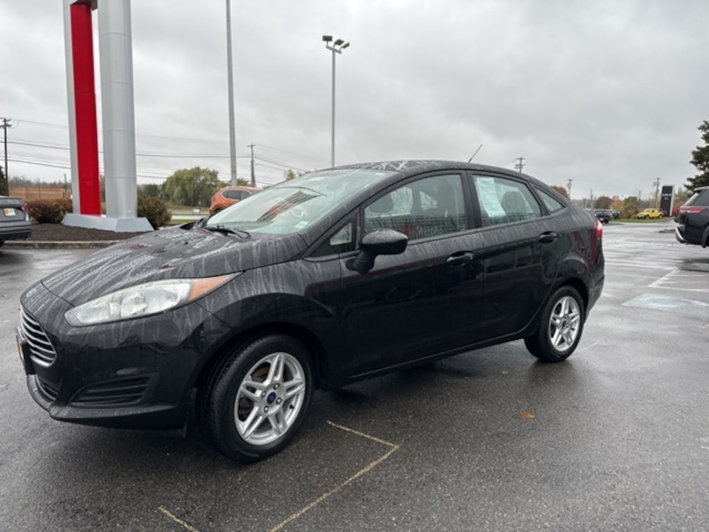 Used 2018 Ford Fiesta SE Sedan