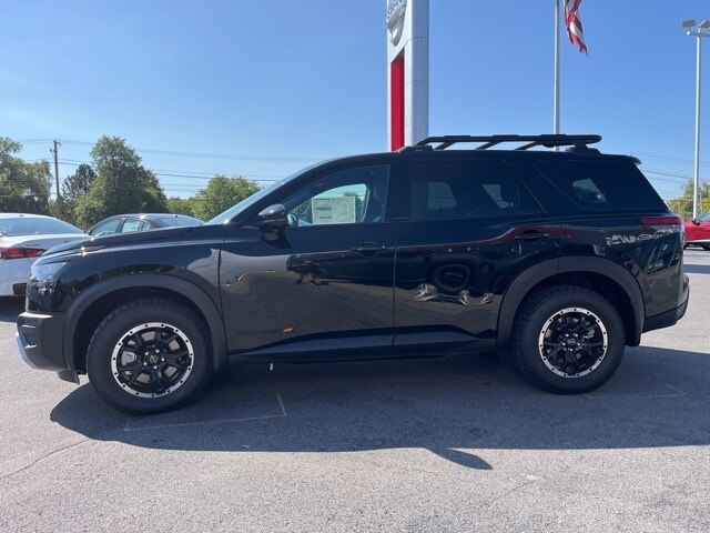 2025 Nissan Pathfinder Rock Creek photo 2