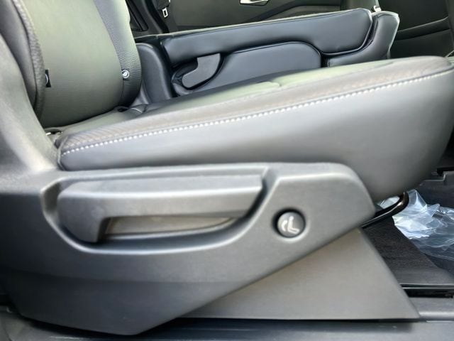 2026 Nissan Pathfinder SL - Photo 16