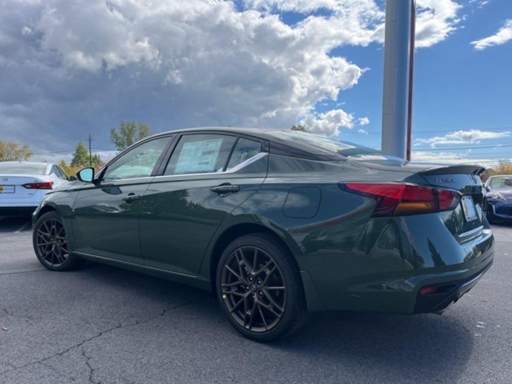 New 2025 Nissan Altima SR Sedan