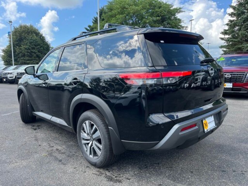 New 2026 Nissan Pathfinder SL SUV