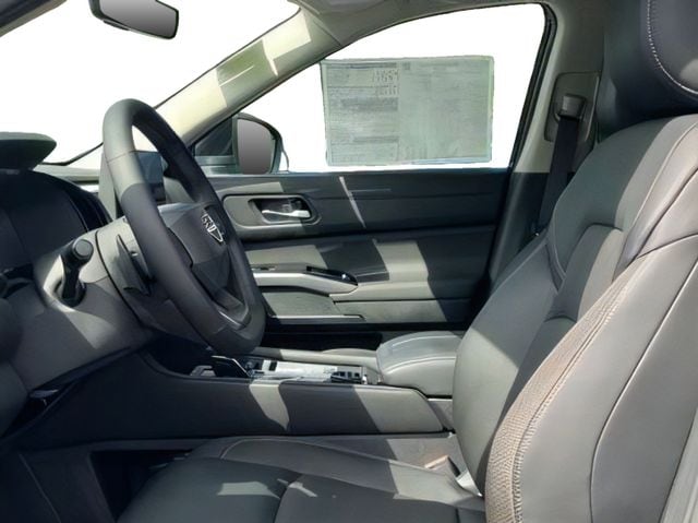 2026 Nissan Pathfinder SL - Photo 8