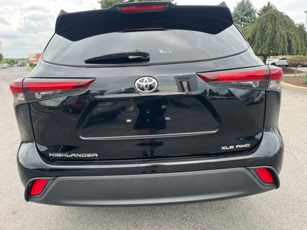 Used 2024 Toyota Highlander XLE SUV