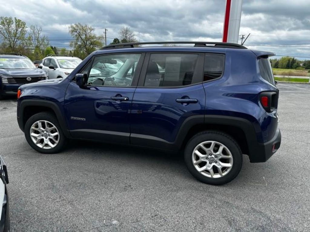 Used 2017 Jeep Renegade Latitude 4x4 SUV