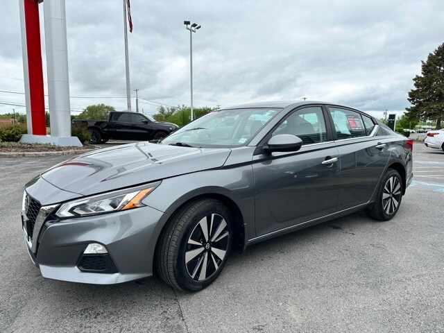 2022 Nissan Altima 2.5 SV photo 3